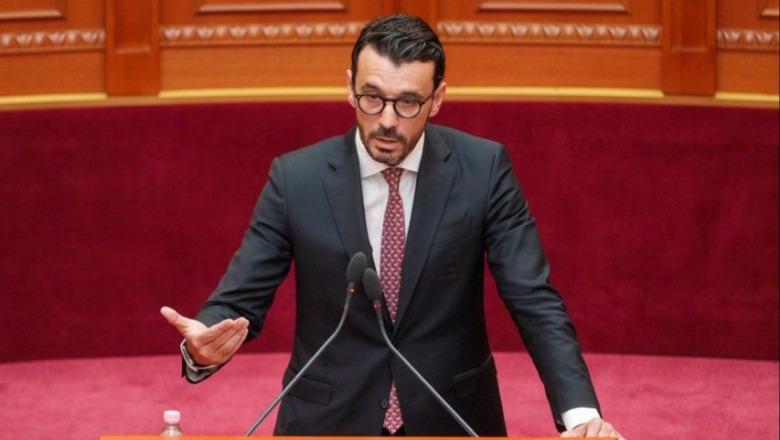 Tragjedia në Postribë: Nënë dhe dy fëmijët e mitur humbin jetën nga zjarri, Karakaçi apelon për kujdes urgjent