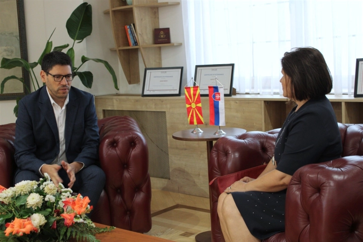 Ferati dhe ambasadorja sllovake diskutojnë forcimin e bashkëpunimit dhe integrimit evropian