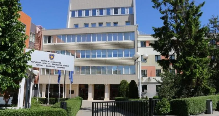 Revolta njofton protestë më 6 gusht para Kuvendit: kërkohet shfuqizimi i ligjit
