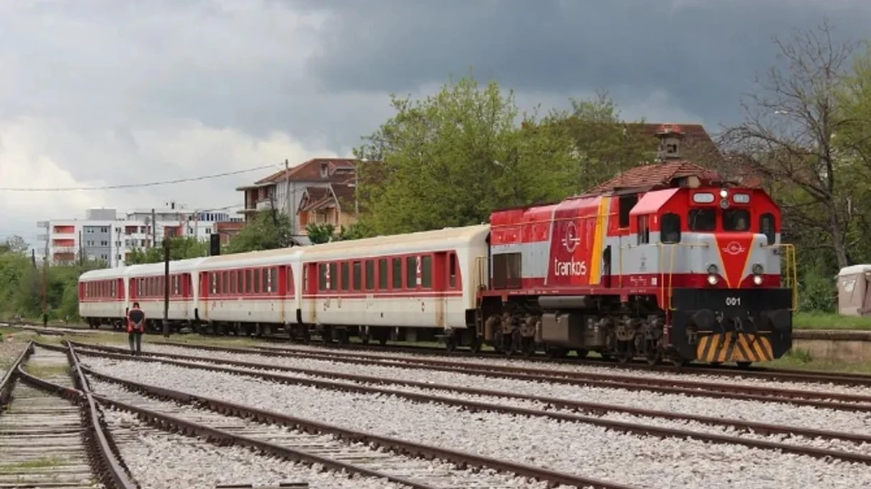 Aksident fatal në Pejë, një grua vdes; Trainkos anulon trenat